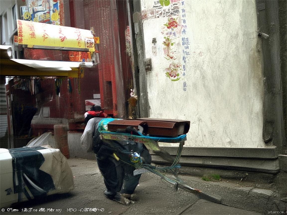 未名湖水售卖现象与北大立场对比